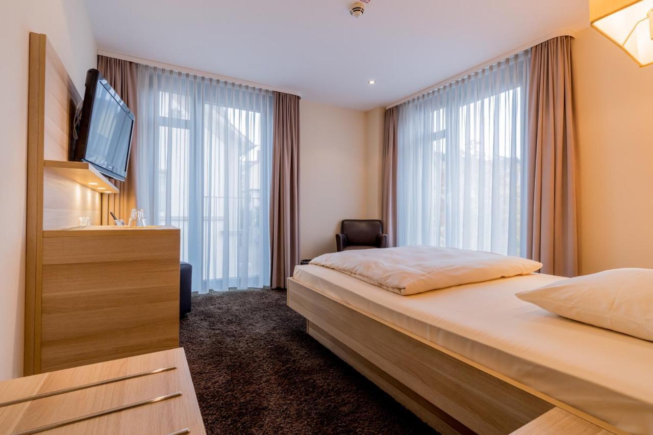 Hotel Bacchus Бенсхайм Экстерьер фото